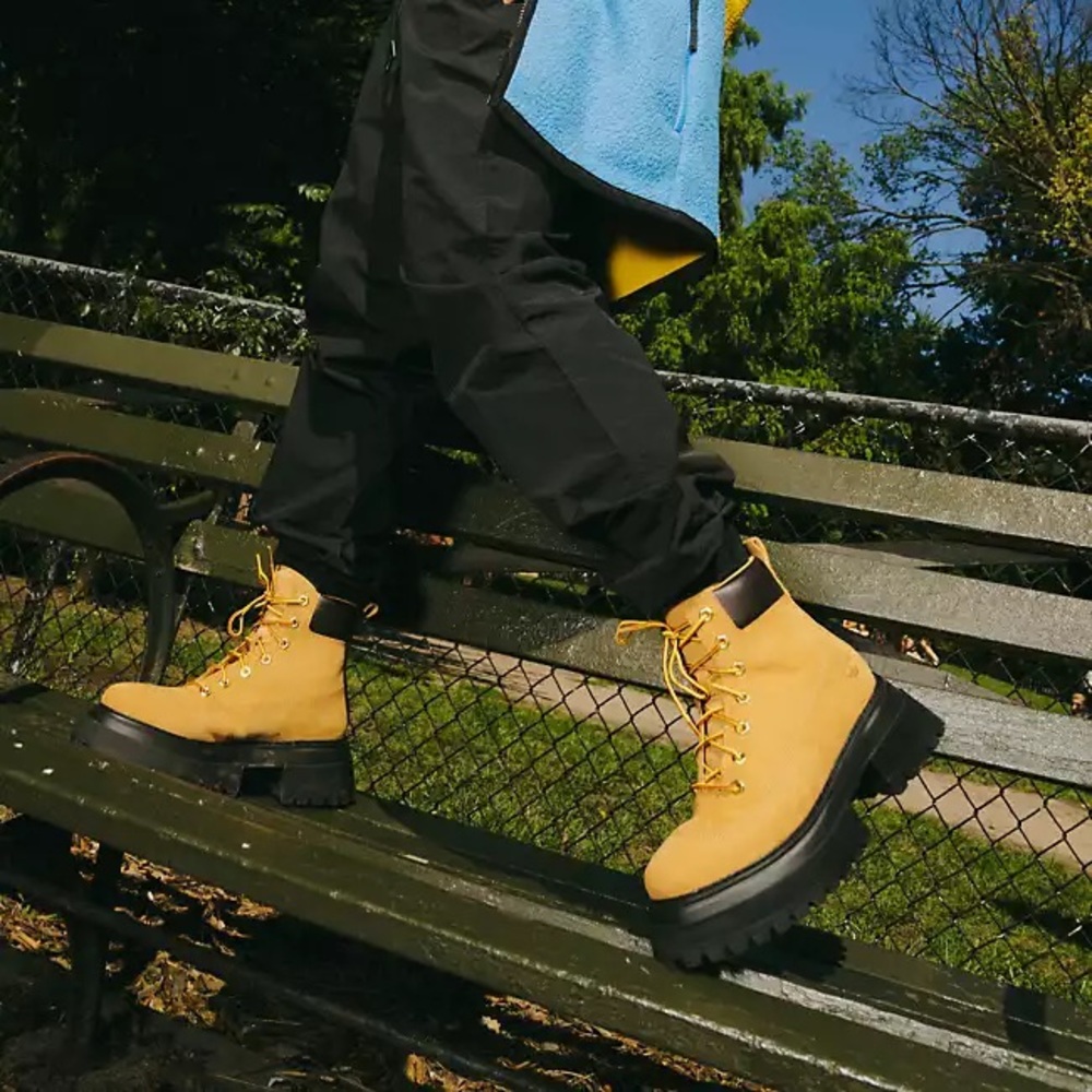 NEW Women's Timberland® Sky 6-Inch Lace-up Boot 🥾❤️ - Picture 3 of 15